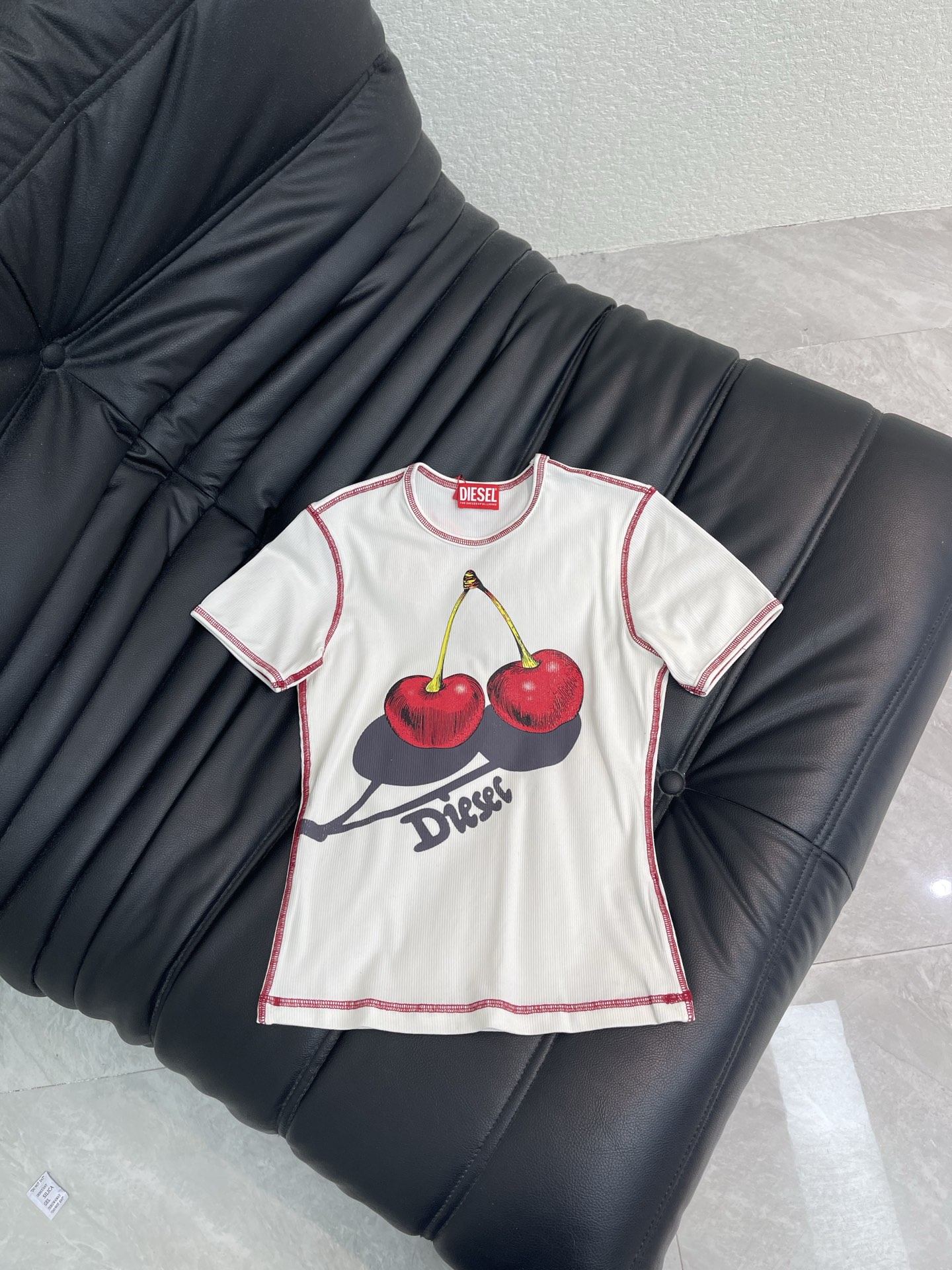 Women's short sleeves